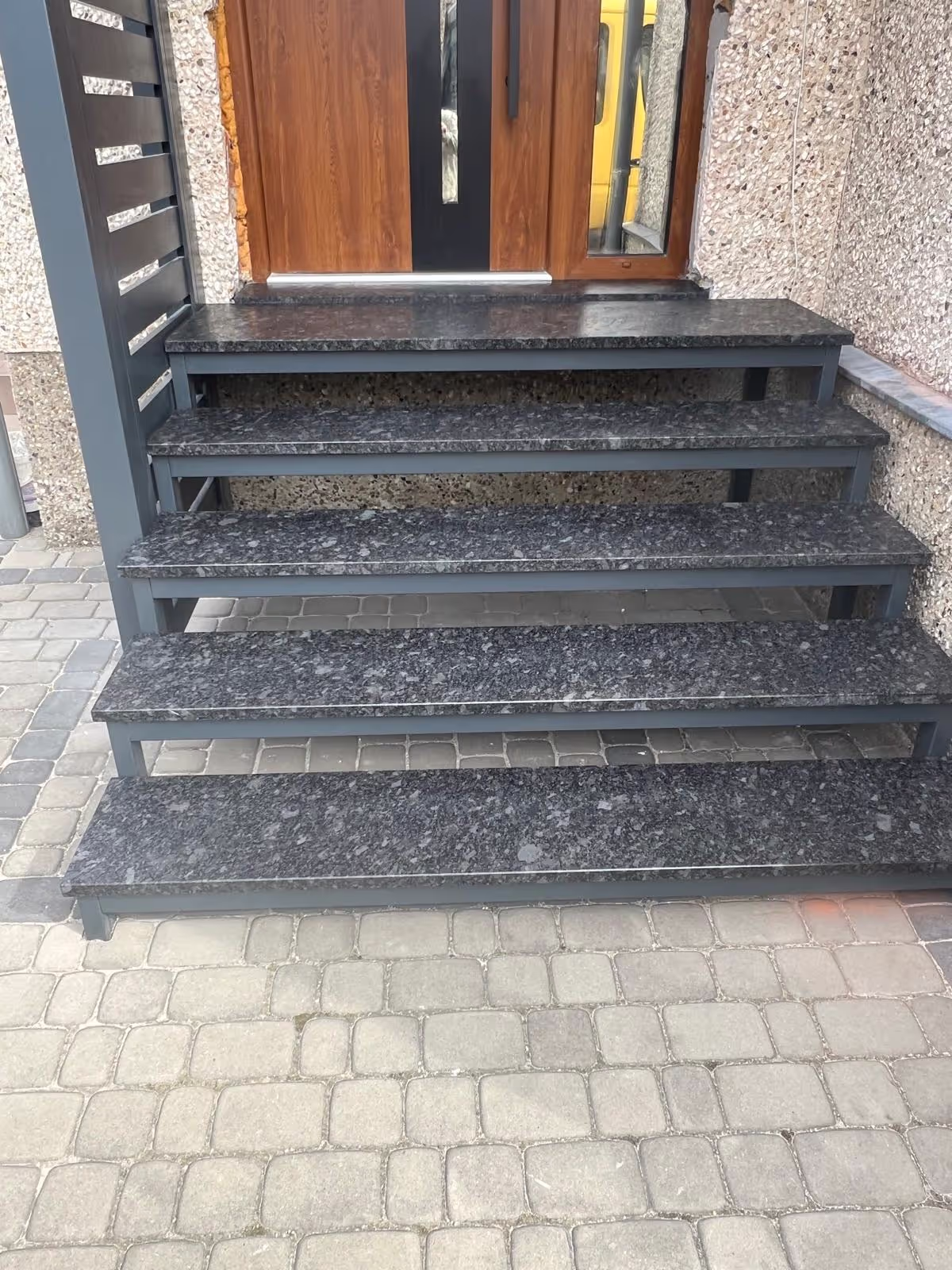 wykonany projekt schodów przez firmę Menżyk