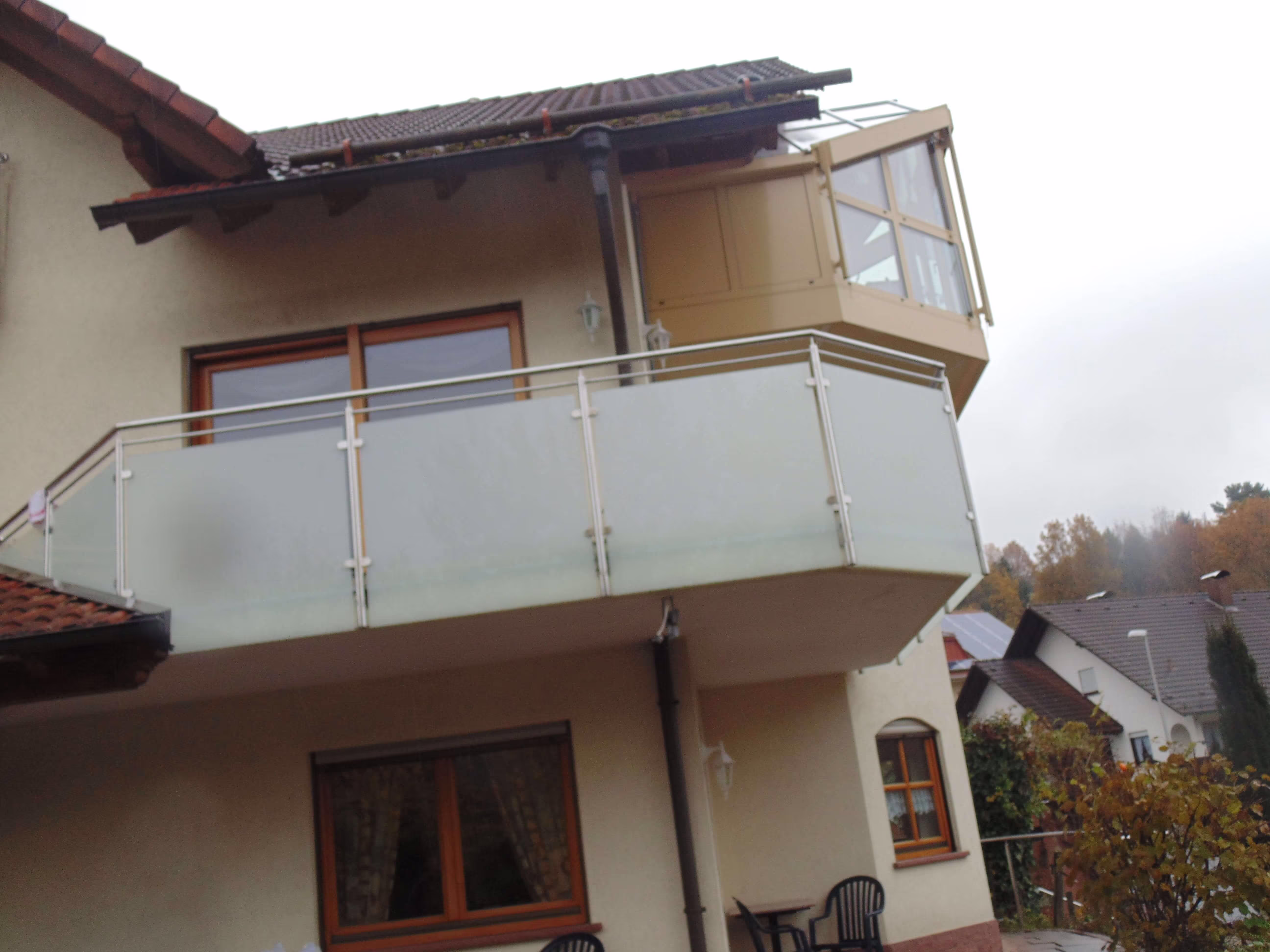 Balko wraz z balustradą i poręczami wykonany przez firmę Menżyk