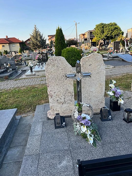 pomnik kamienny wykonany przez firmę Menżyk